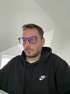 Snapshot of brrratan chatting on 11.12.25 brrratan online show from 11.12.25