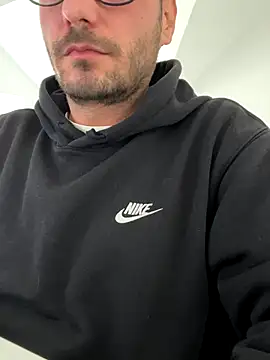 Snapshot of brrratan chatting on 11.13.25 brrratan online show from 11.13.25