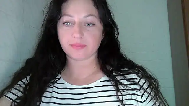 Snapshot of MelinaAx chatting on 06.26.26 MelinaAx online show from 06.26.26