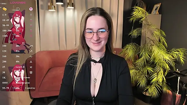 EmmaBloomm online show from 07.04.26