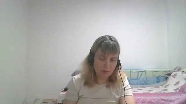 Snapshot of CherieAdair chatting on 11.15.25 CherieAdair online show from 11.15.25