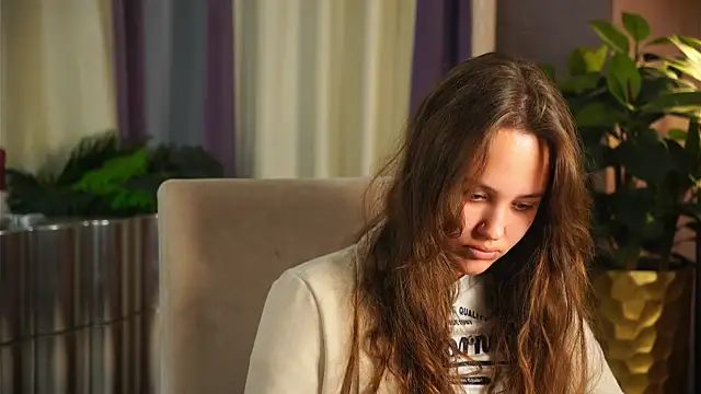 Snapshot of AlesiaTouhey chatting on 11.17.25 AlesiaTouhey online show from 11.17.25