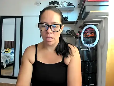 caroline 47 online show from 02.11.26