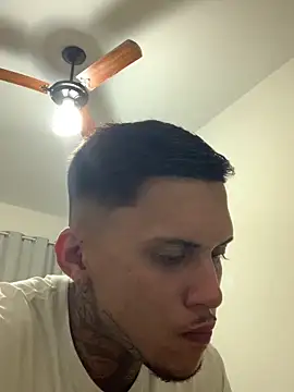 Ryanzl017 online show from 12.18.25