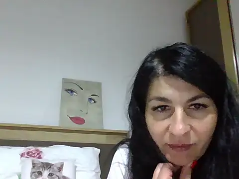 Snapshot of Elennbaby05 chatting on 11.14.25 Elennbaby05 online show from 11.14.25