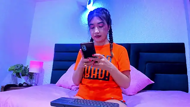 VictoriaRouge  online show from 04.09.26