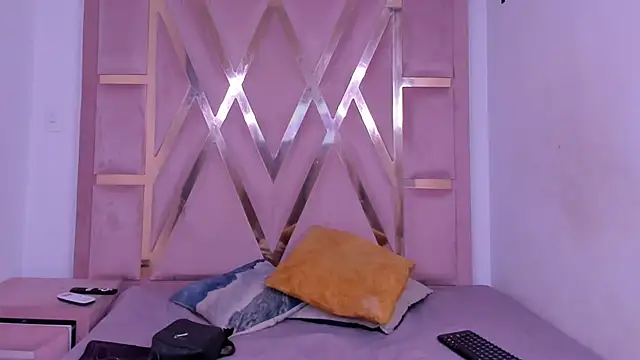 Snapshot of Kymasm chatting on 02.20.26 Kymasm online show from 02.20.26