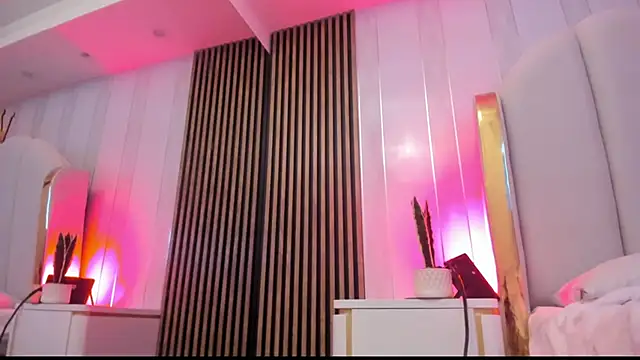 roxyflame  online show from 04.01.26