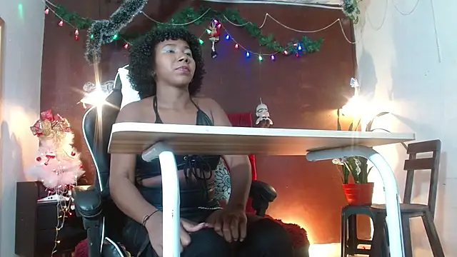 Mila-Crox online show from 11.13.25