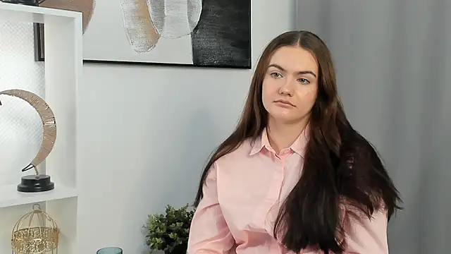 LoraGeraghty online show from 11.14.25