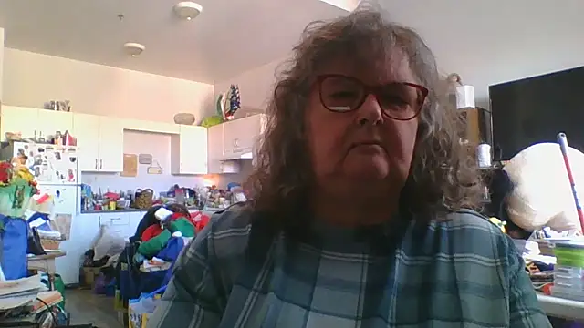 TiguhguhrsRose online show from 12.04.25