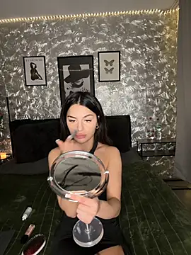 DeineJulia online show from 11.27.25