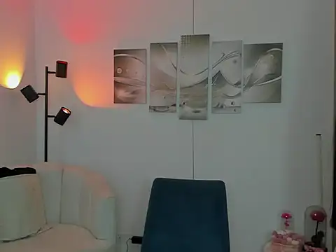 haileyflorez  online show from 02.10.26