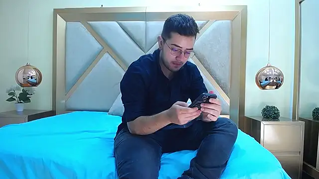 Ethan Greys online show from 12.18.25