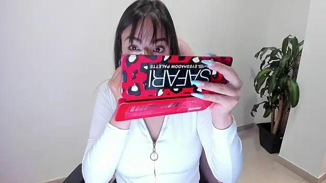 SOFIA SWEETT22 online show from 03.06.26