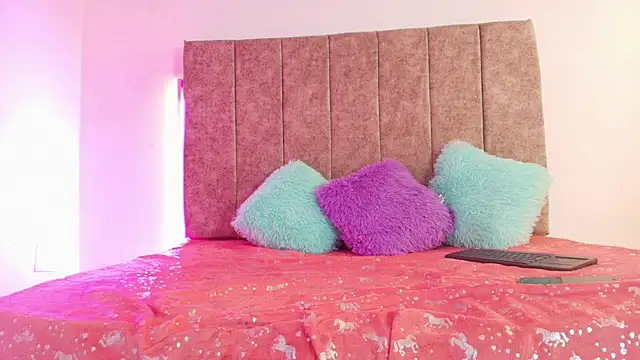 Snapshot of Innocent_Dirty chatting on 11.14.25 Innocent Dirty online show from 11.14.25