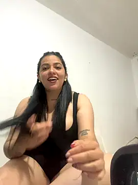 Snapshot of niina_fox_ chatting on 11.20.25 niina fox online show from 11.20.25