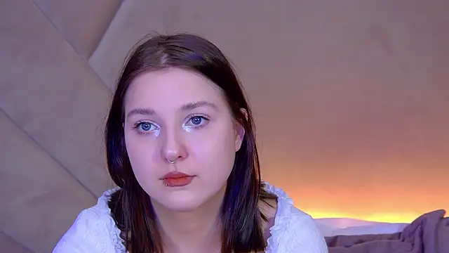 Snapshot of TinnaBurton chatting on 02.03.26 TinnaBurton online show from 02.03.26