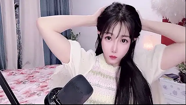 Laura 520 online show from 06.04.26