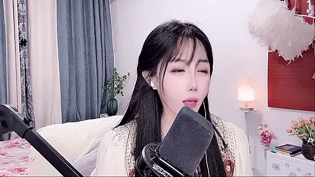 Laura 520 online show from 06.12.26