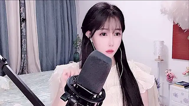 Laura 520 online show from 06.17.26