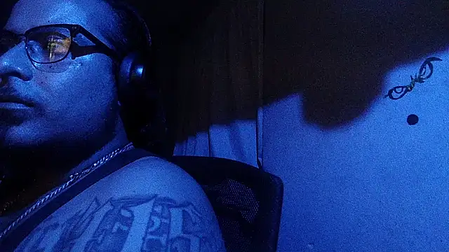 Snapshot of licknitright666 chatting on 11.14.25 licknitright666 online show from 11.14.25