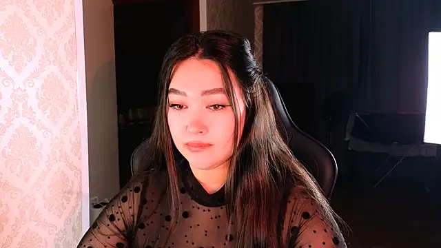 Emma Uilson online show from 12.01.25