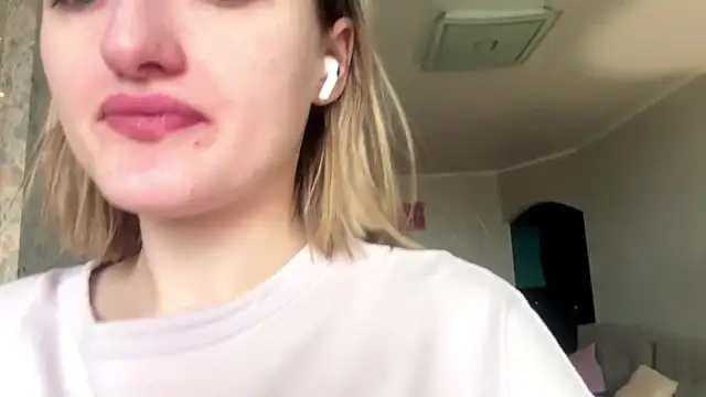 Emily lyy online show from 12.02.25