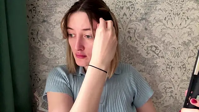 Emily lyy online show from 12.22.25