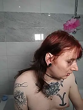 Snapshot of sweetestmaya chatting on 11.16.25 sweetestmaya online show from 11.16.25