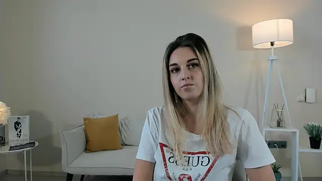 Snapshot of AnnettaUlman chatting on 11.16.25 AnnettaUlman online show from 11.16.25