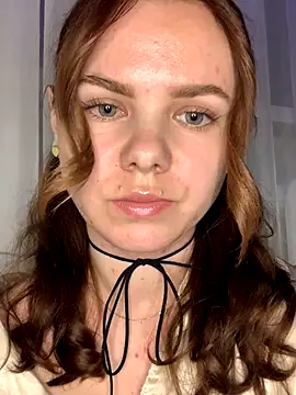 Snapshot of Alishiass399 chatting on 11.15.25 Alishiass399 online show from 11.15.25