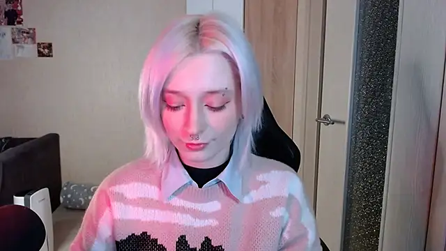 SophiaLur online show from 12.02.25