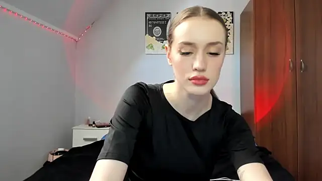 tinyglow online show from 01.09.26