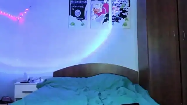 tinyglow online show from 04.12.26