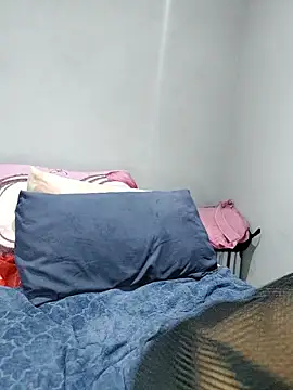 Snapshot of Naive618 chatting on 11.18.25 Naive618 online show from 11.18.25