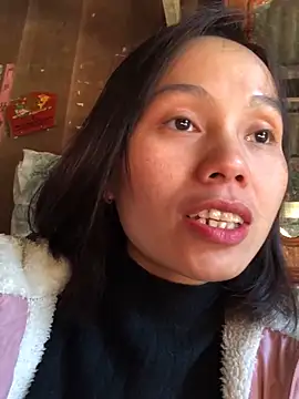 Trangbabylove online show from 11.29.25