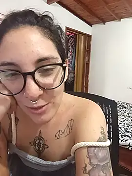 Snapshot of Melinerd chatting on 11.21.25 Melinerd online show from 11.21.25