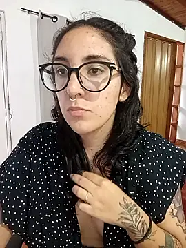 Snapshot of Melinerd chatting on 11.26.25 Melinerd online show from 11.26.25