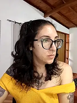 Snapshot of Melinerd chatting on 11.27.25 Melinerd online show from 11.27.25