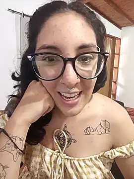 Snapshot of Melinerd chatting on 11.28.25 Melinerd online show from 11.28.25