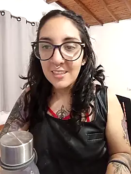 Snapshot of Melinerd chatting on 12.04.25 Melinerd online show from 12.04.25