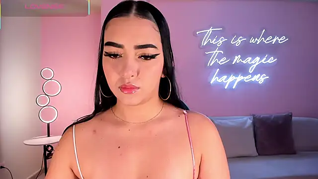 Snapshot of SophieLanne chatting on 02.24.26 SophieLanne online show from 02.24.26