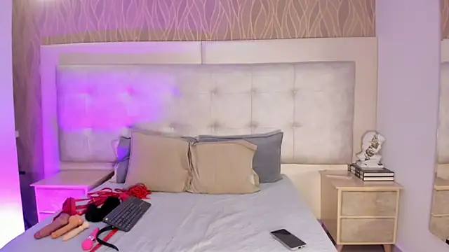 NalaRoux online show from 01.07.26