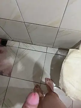 Snapshot of Reidelas20255 chatting on 11.18.25 Reidelas20255 online show from 11.18.25