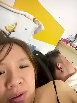 Snapshot of yiyi0316 chatting on 11.29.25 yiyi0316 online show from 11.29.25