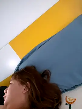 Snapshot of yiyi0316 chatting on 12.02.25 yiyi0316 online show from 12.02.25