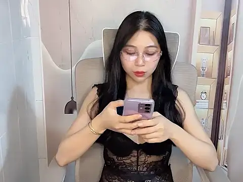 Lousii online show from 04.18.26