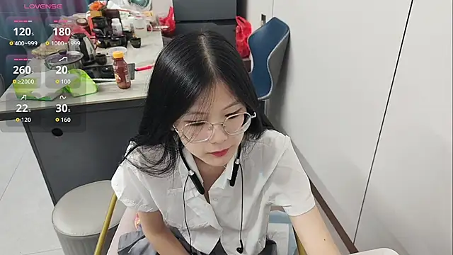 Snapshot of xlin-baby chatting on 05.20.26 xlin-baby online show from 05.20.26
