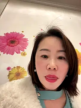 xiaoling2358 online show from 12.14.25